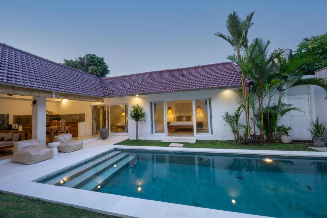 Villa Pagu Seminyak  Ngoại thất bức ảnh
