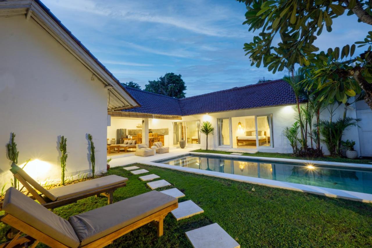 Villa Pagu Seminyak  Ngoại thất bức ảnh